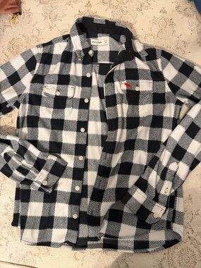 Abercrombie & Fitch Black and White Buffalo Plaid Button-Down Shirt